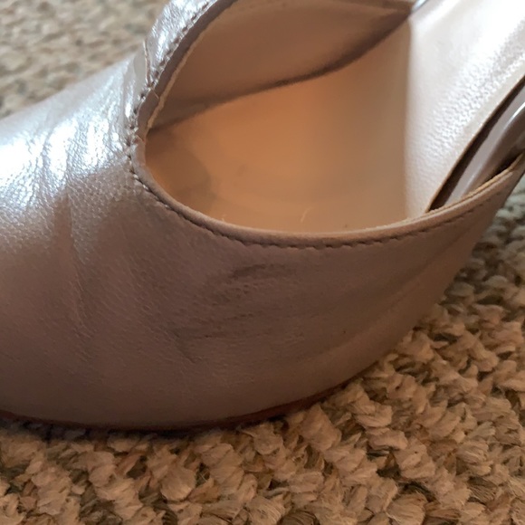 Beige leather Nine West heels. T-strap - Picture 6 of 7